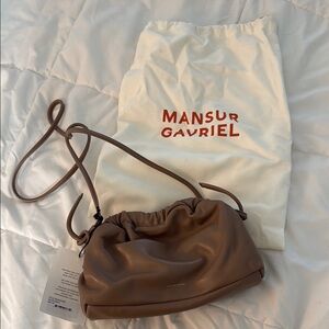 ショルダーバッグ・ポシェット Mansur Gavriel Soft Gathered Mini Bloom Bag With Drawstring Mansur Gavriel Soft Gathered Mini Bloom Bag With Drawstring